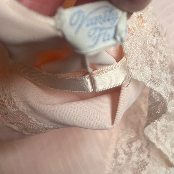 Vanity Fair • Vintage • Size 34 • Medium • Pink • Lace • Ruffle • Slip Nightgown - Picture 16 of 16